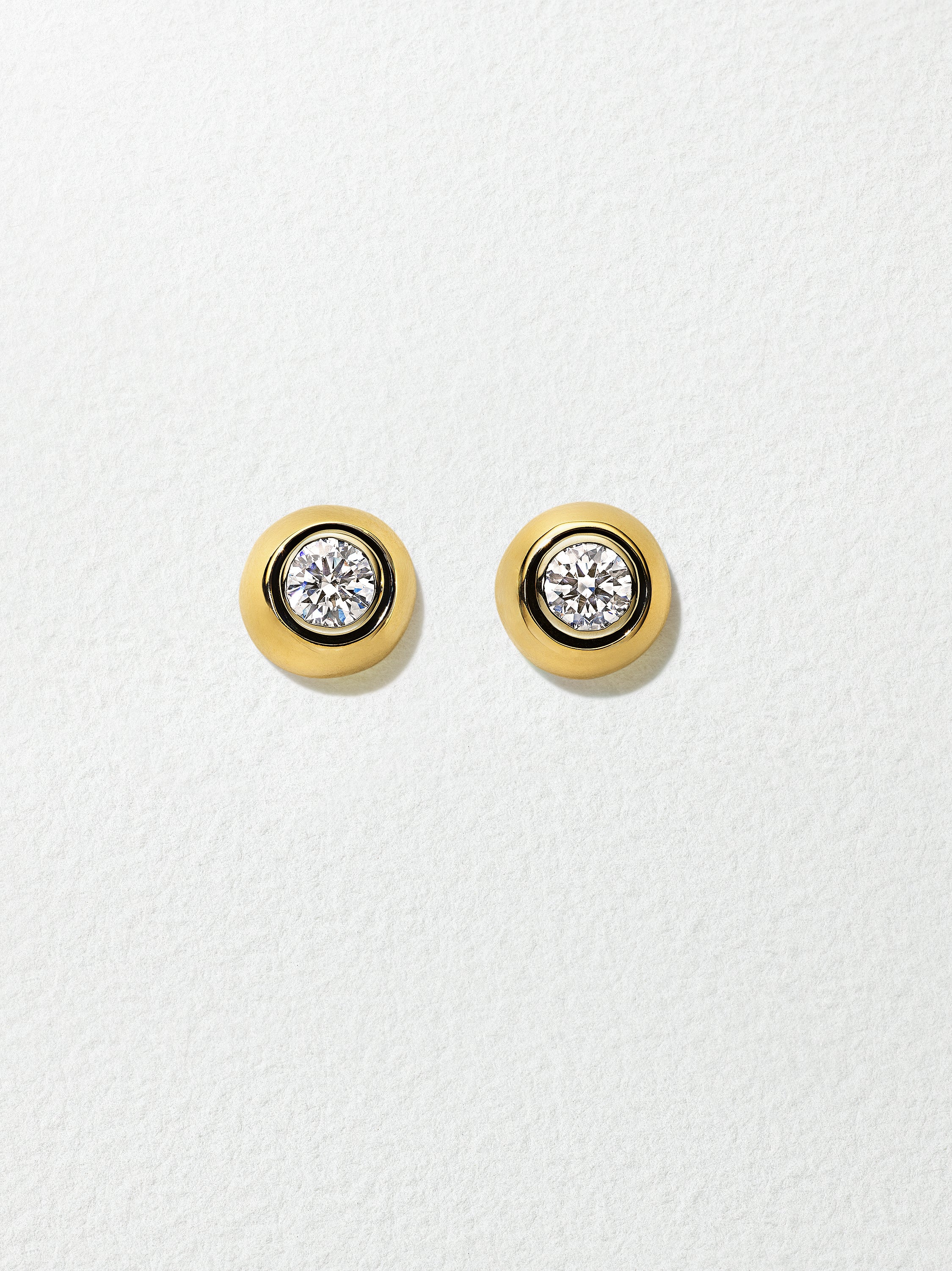 18K Yellow Gold Round Brilliant Cut Diamond Studs