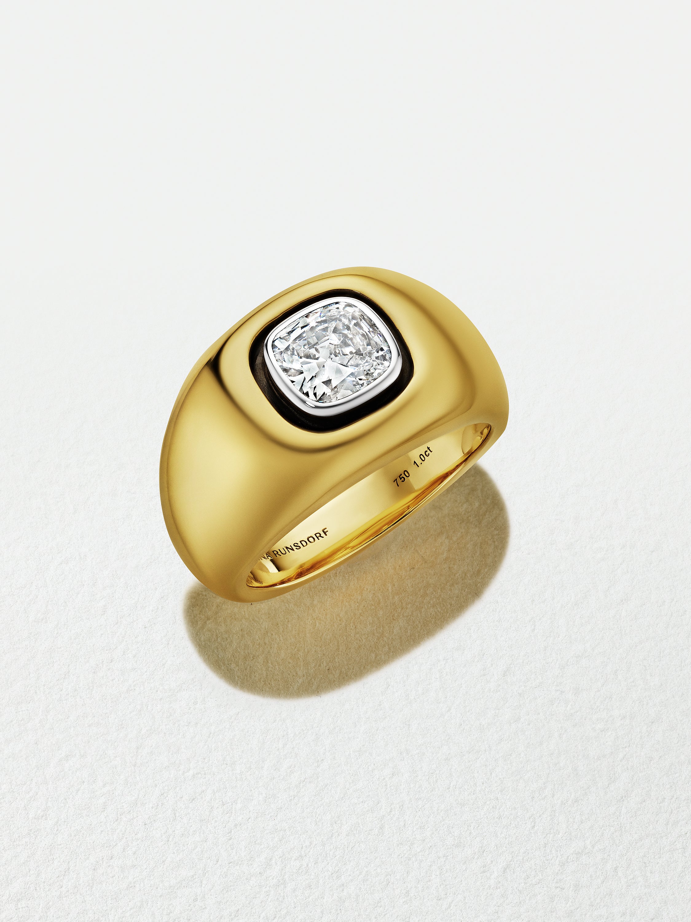 18K Yellow Gold Cushion Cut Diamond Pointer Ring