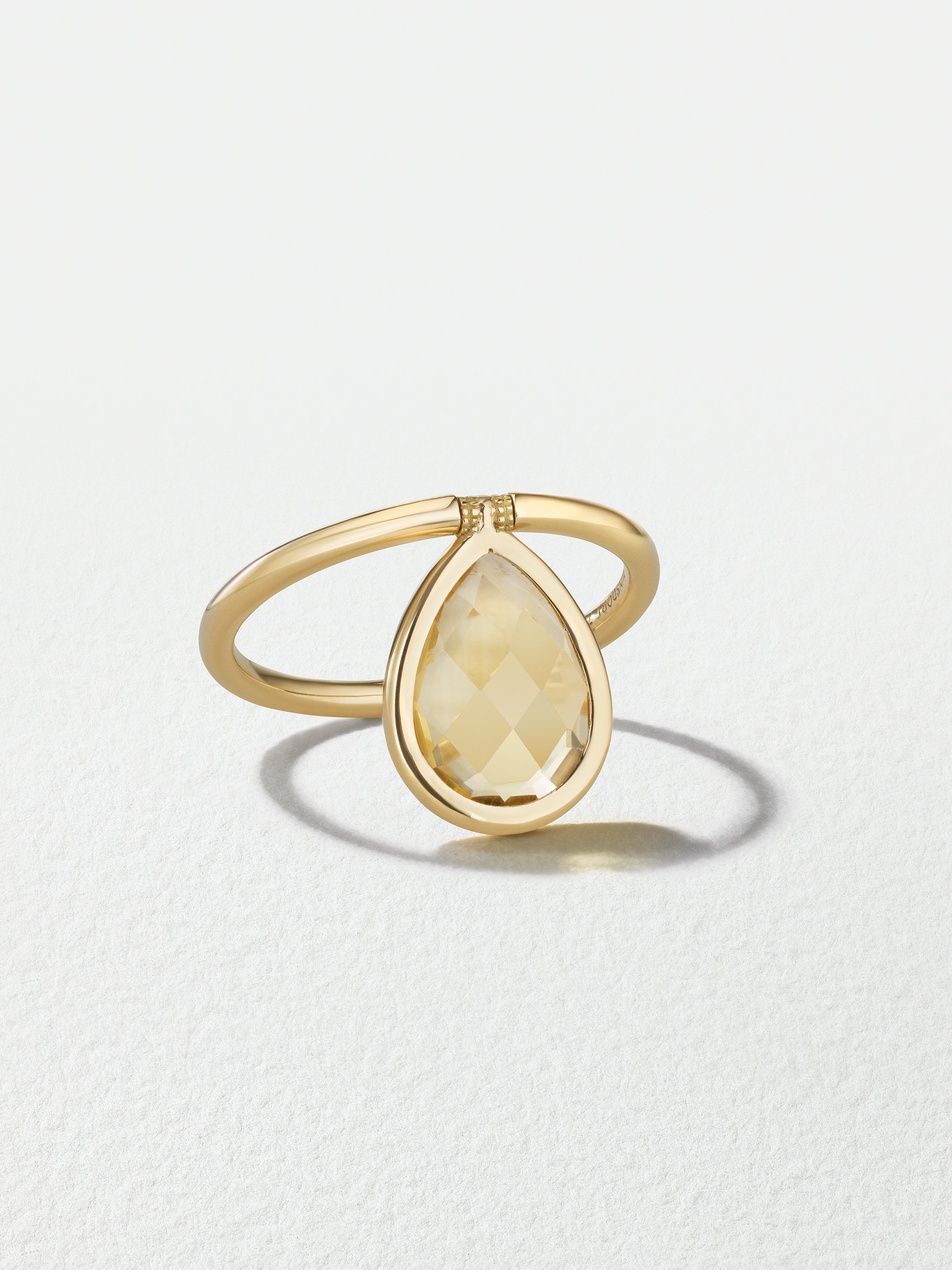 18K Yellow Gold Medium Light Yellow Citrine Calla Flip Ring