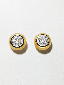 18K Yellow Gold Round Brilliant Cut Diamond Studs