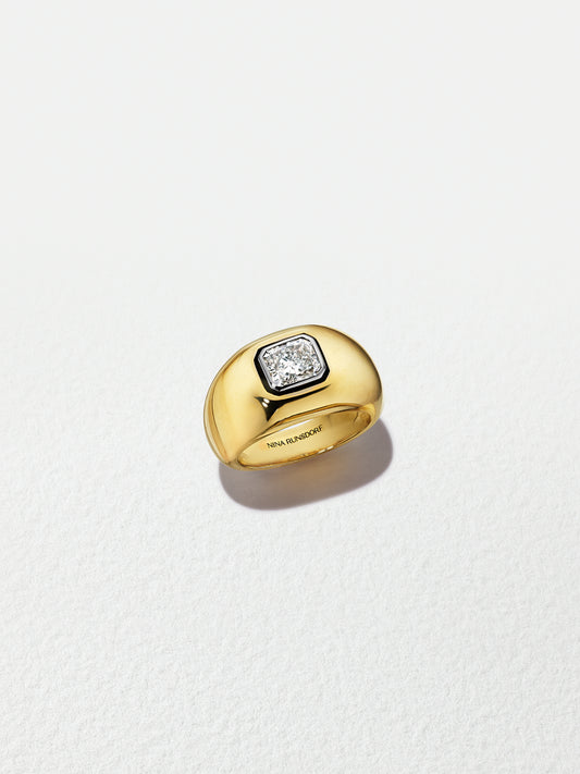 18K Yellow Gold Radiant Cut Diamond Pointer Ring