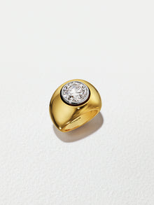 18K Yellow Gold Round Brilliant Cut Diamond Pinky Ring