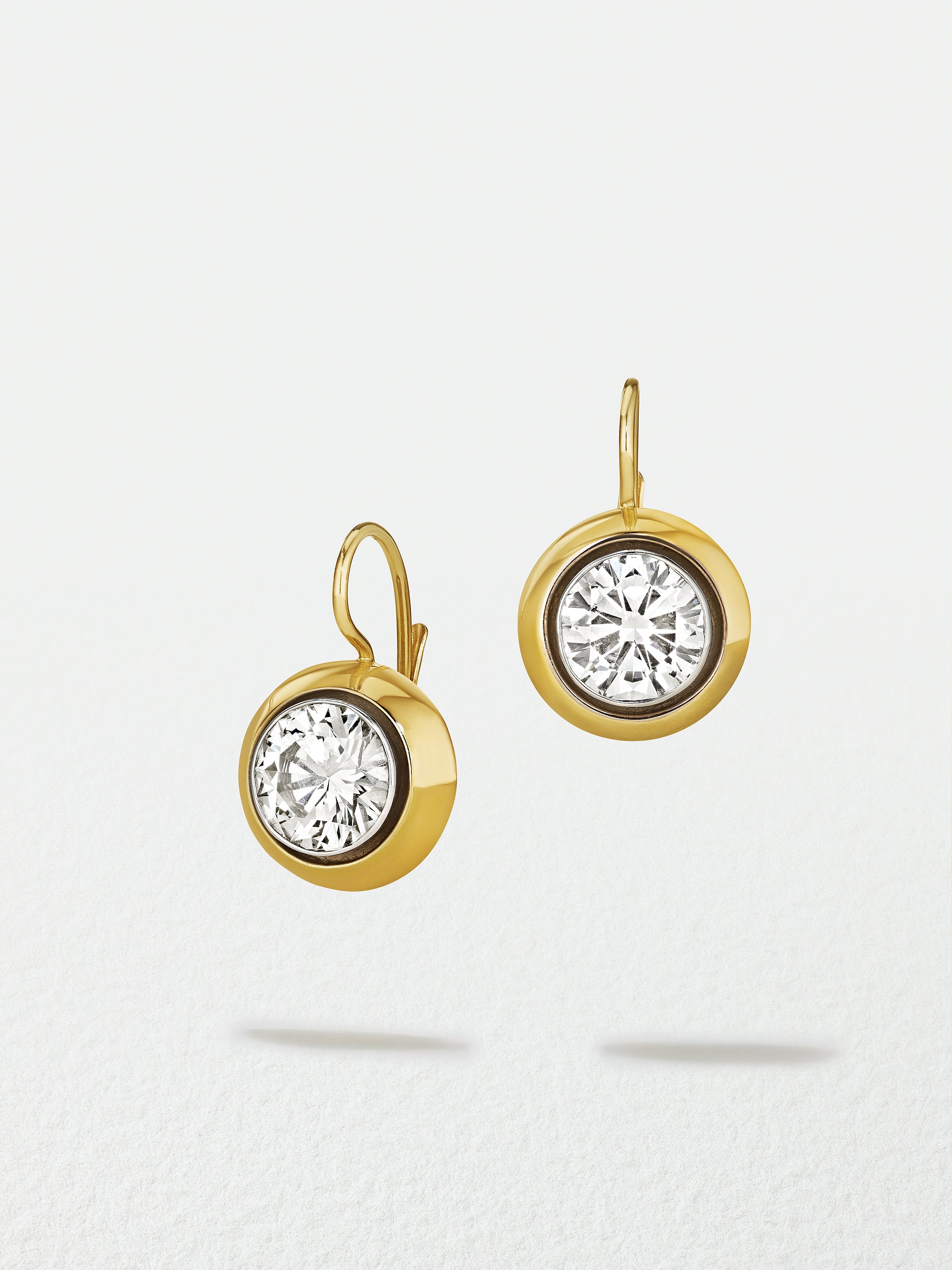 18K Yellow Gold Round Brilliant Cut Diamond Earrings